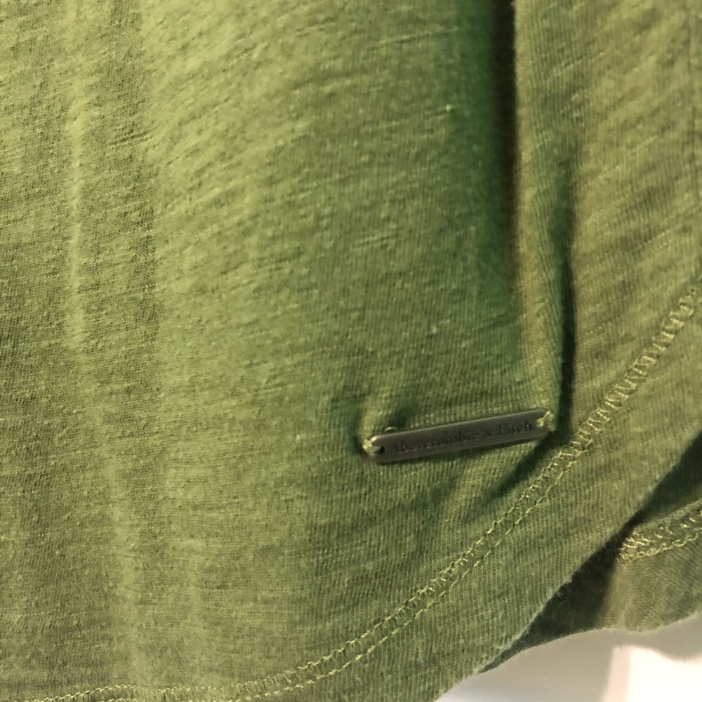 A&F green tee - Picture 2 of 5